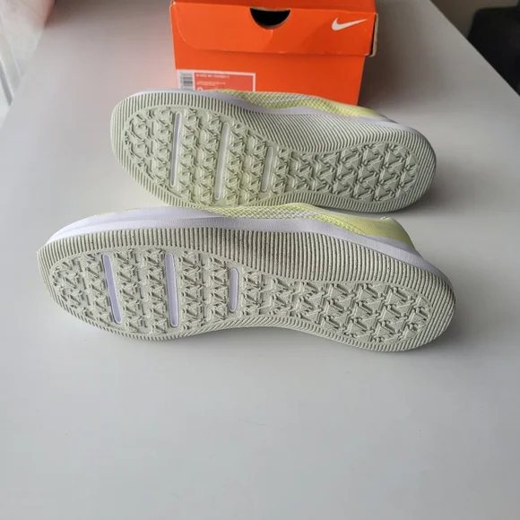 Women's Nike MC Trainer 2 - Luminous Green - Picture 7 of 9